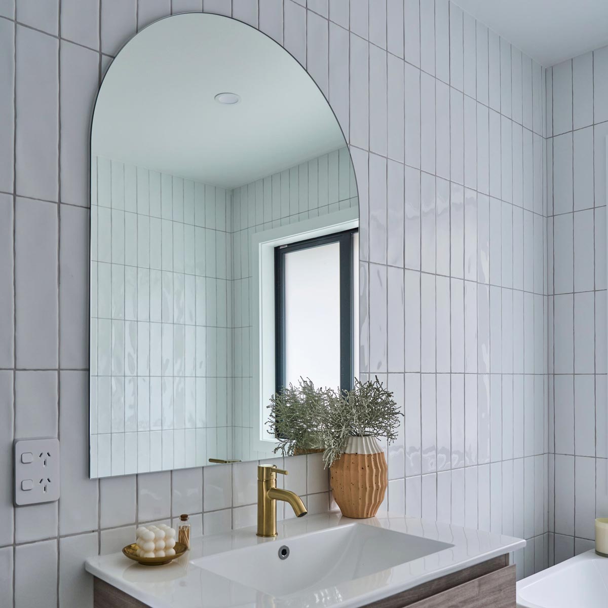 arch mirror